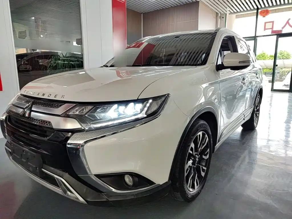 Mitsubishi Outlander 2021