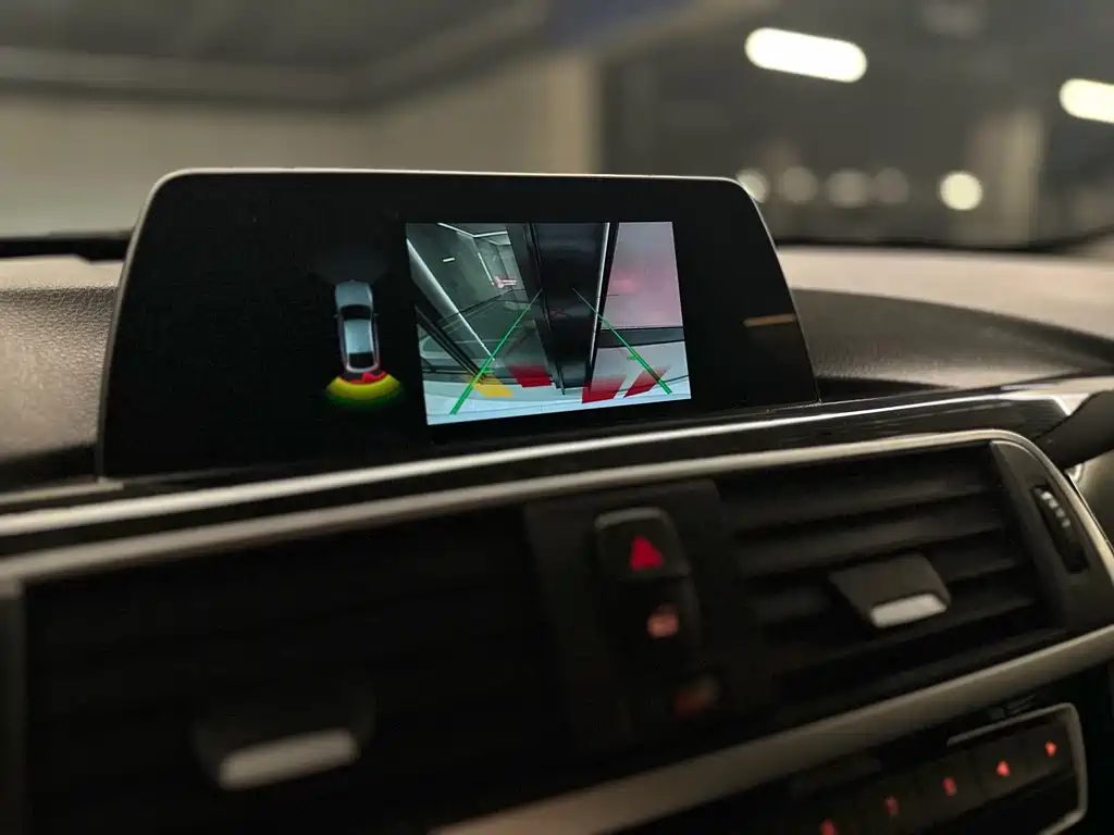 BMW 3 Series GT 2018 — фото 11