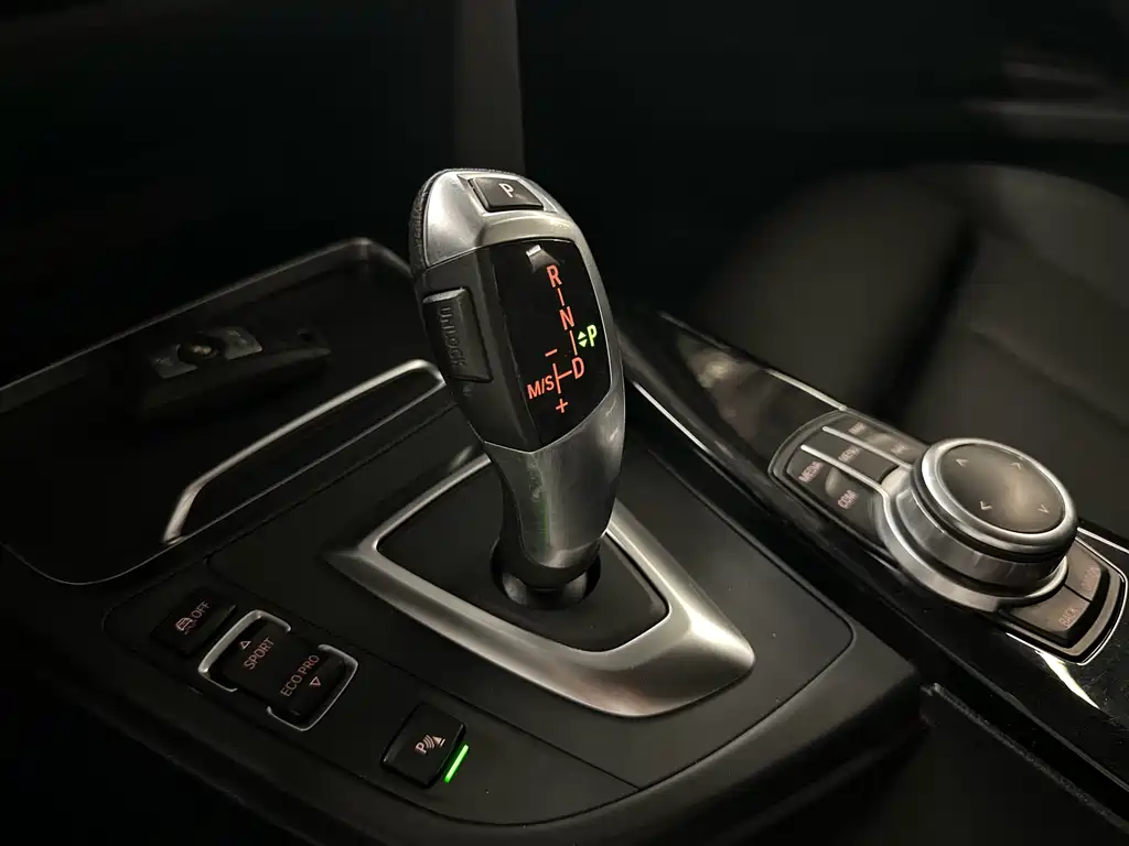 BMW 3 Series GT 2018 — фото 12