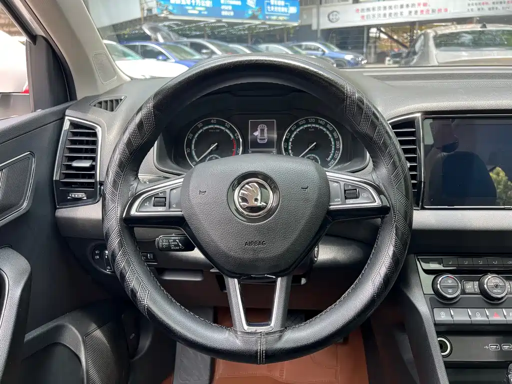 Skoda Korok 2022 — фото 11