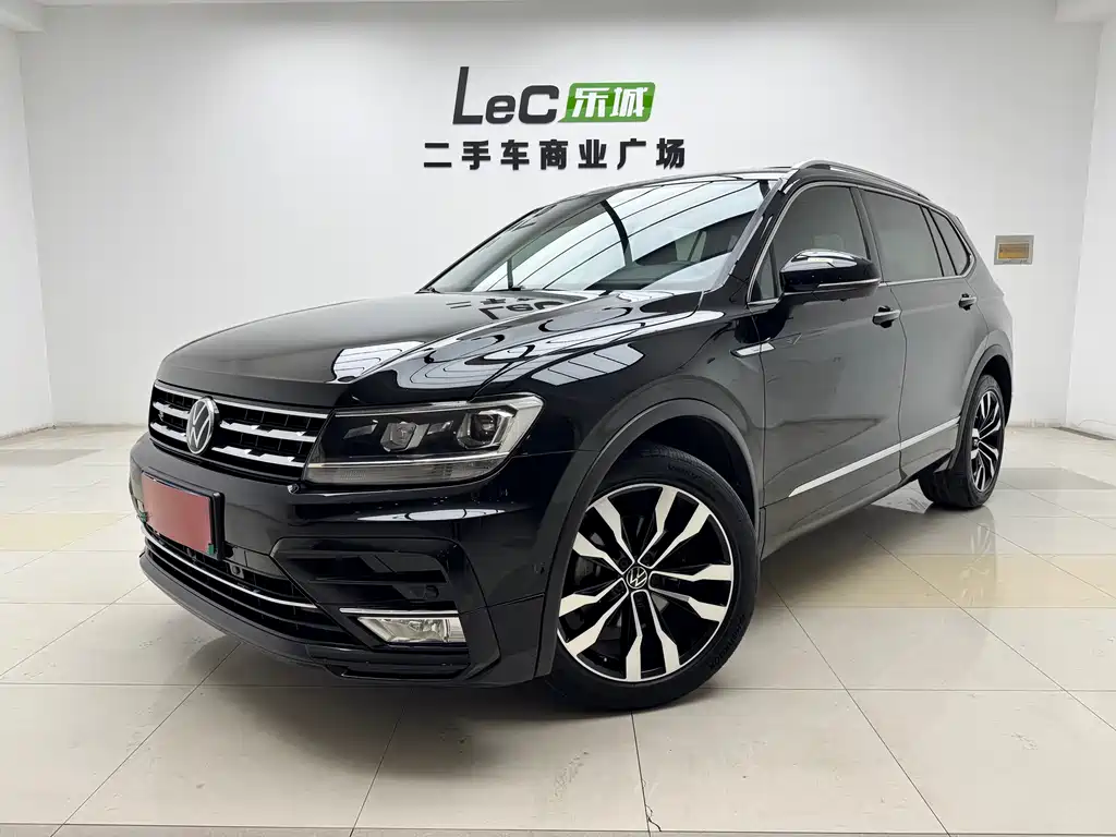 Volkswagen Tiguan L 2021 — фото 1