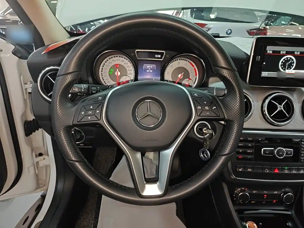 Mercedes-Benz GLA 2016 — фото 11
