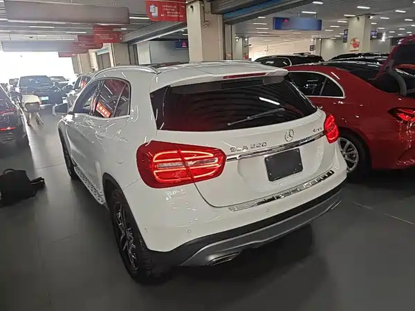 Mercedes-Benz GLA 2016