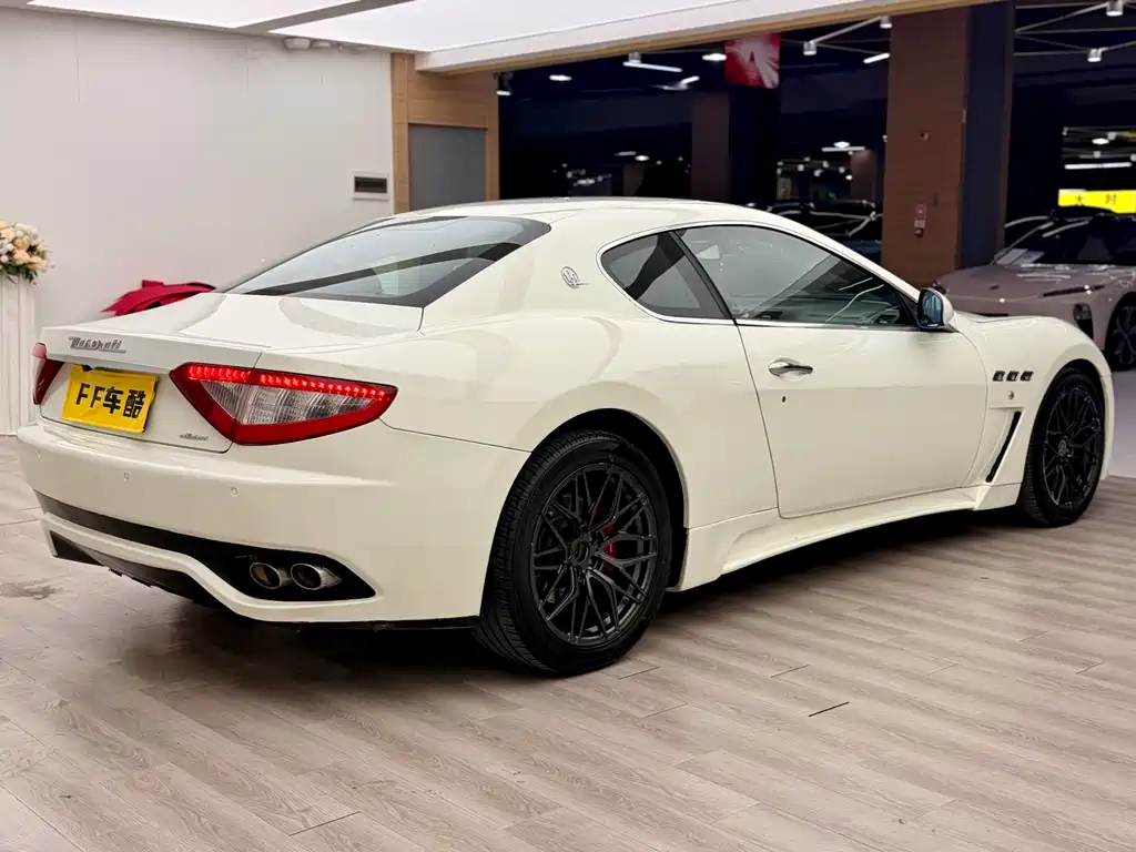 Maserati GranTurismo 2013 — фото 4