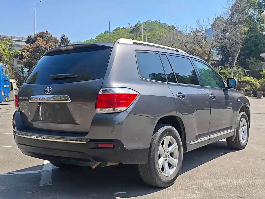 Toyota Highlander 2012 — фото 12
