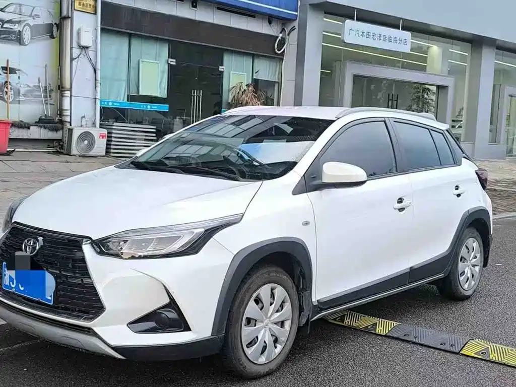 Toyota Yaris L 2022