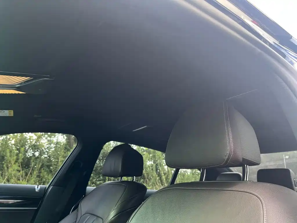BMW 7 Series 2018 — фото 13