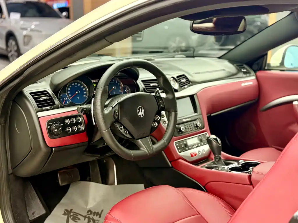 Maserati GranTurismo 2013 — фото 15