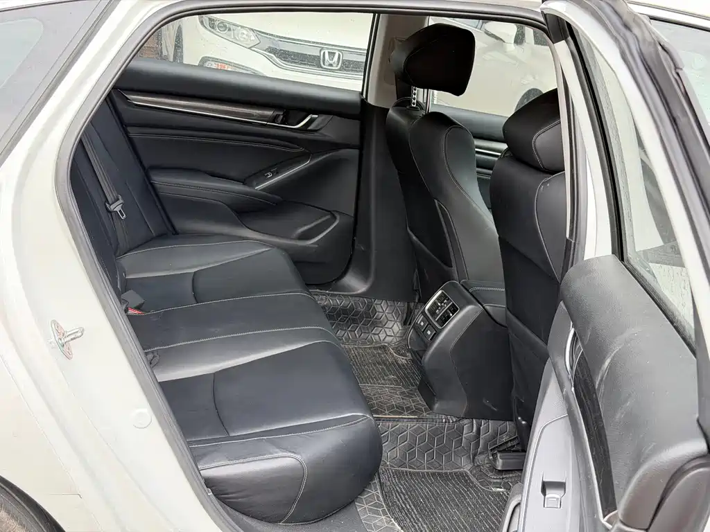 Honda Accord 2021 — фото 10