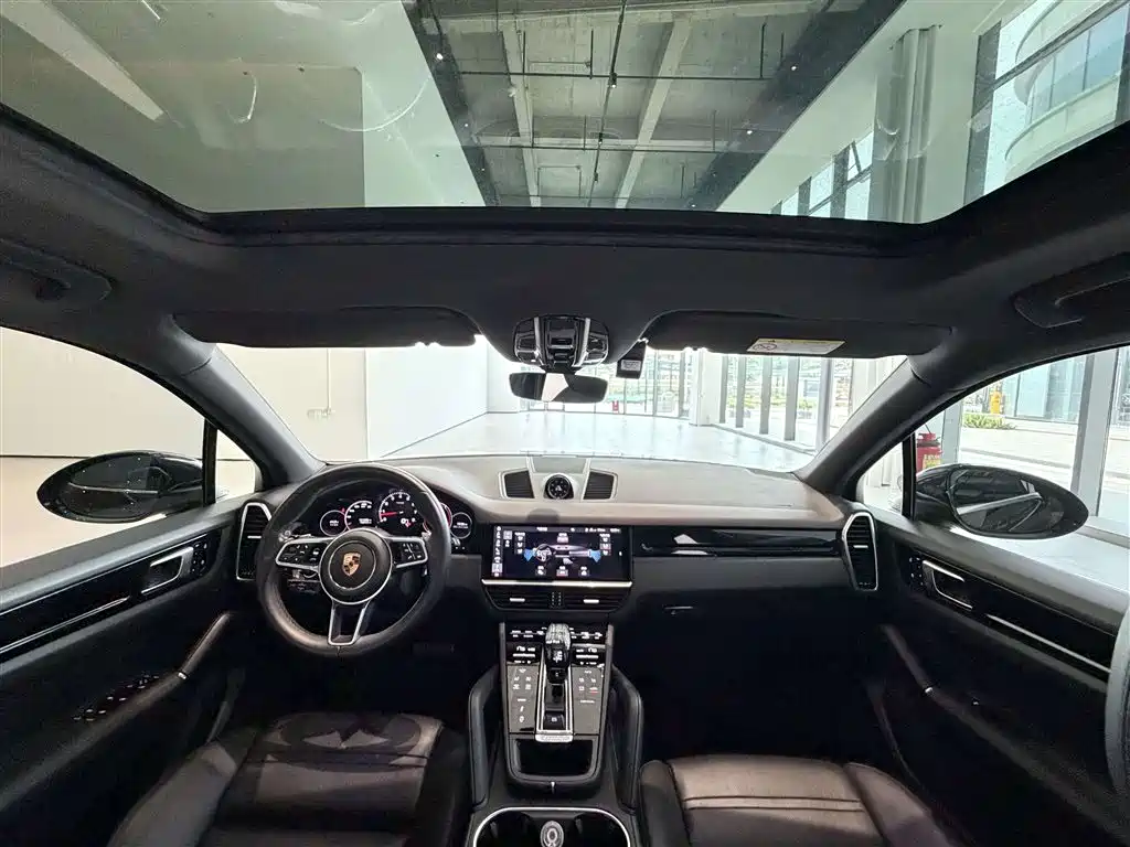 Porsche Cayenne 2020 — фото 19