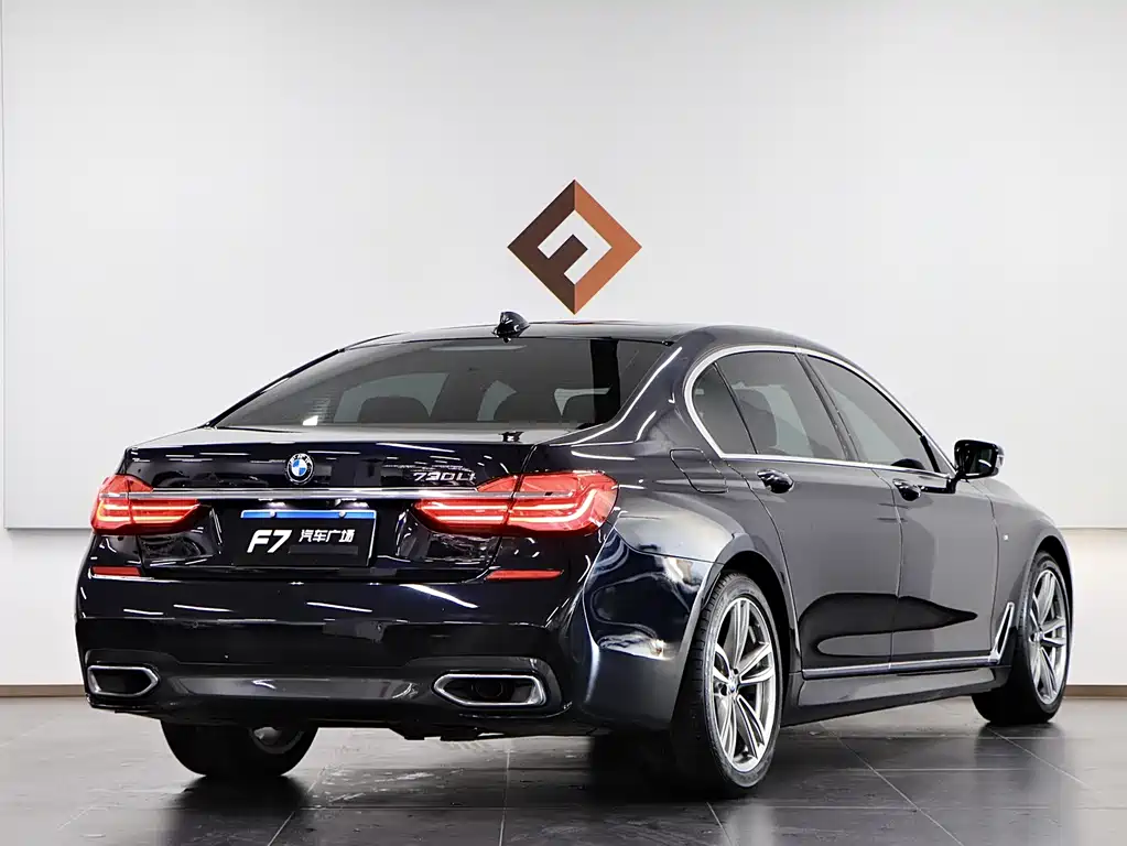BMW 7 Series 2018 — фото 6