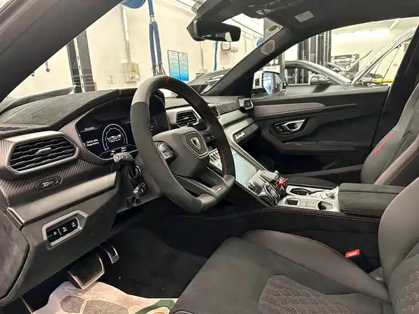 Lamborghini Urus 2024