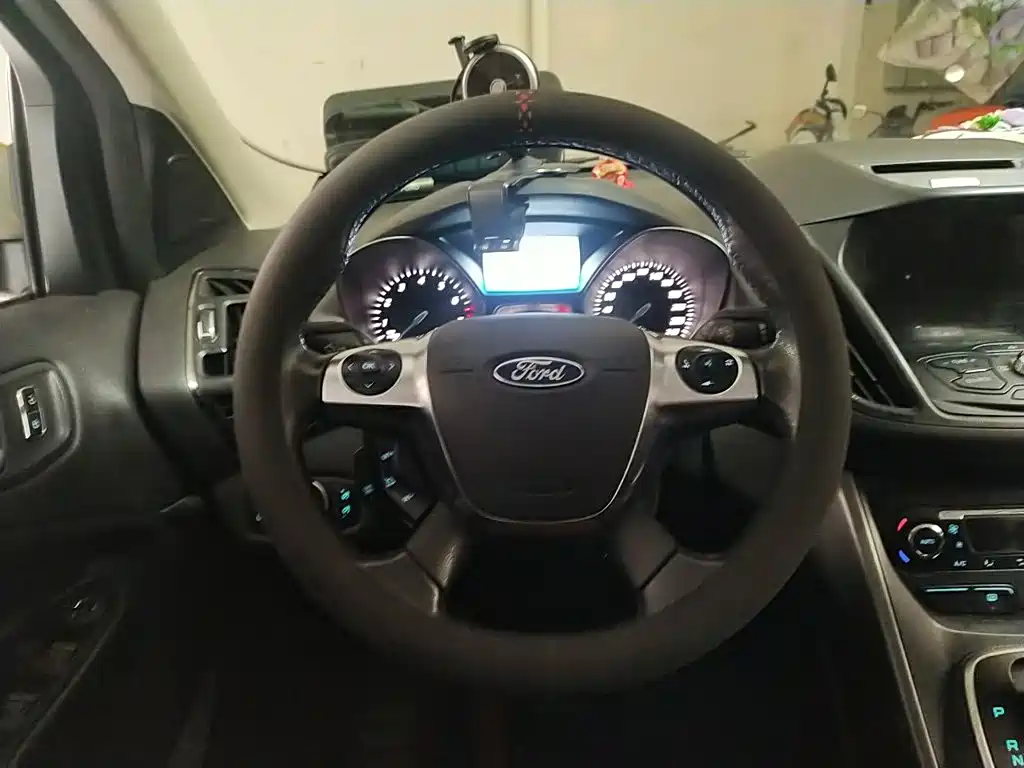 Ford Kuga 2015 — фото 7