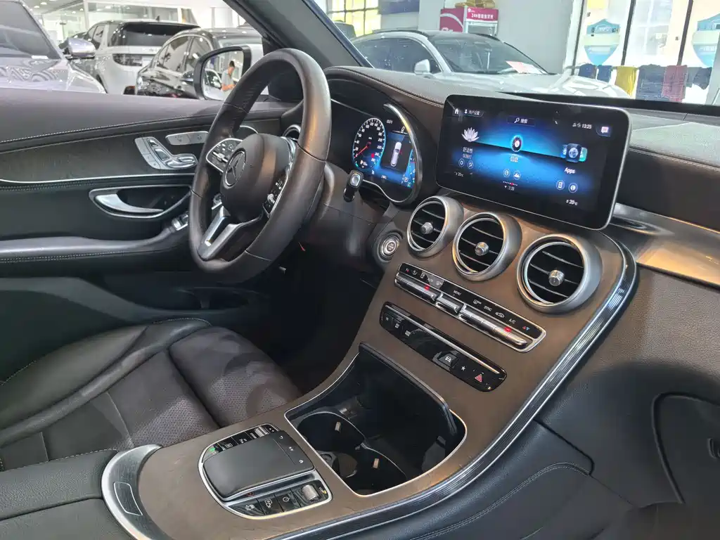 Mercedes-Benz GLC 2019 — фото 12