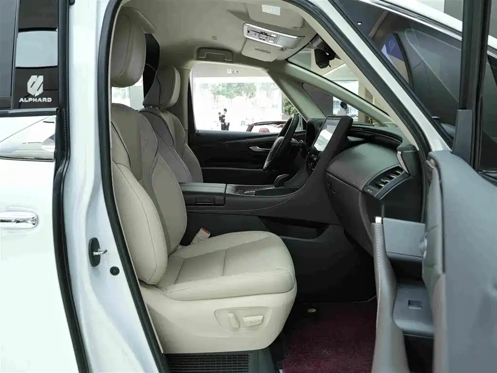 Toyota Alphard 2024 — фото 12