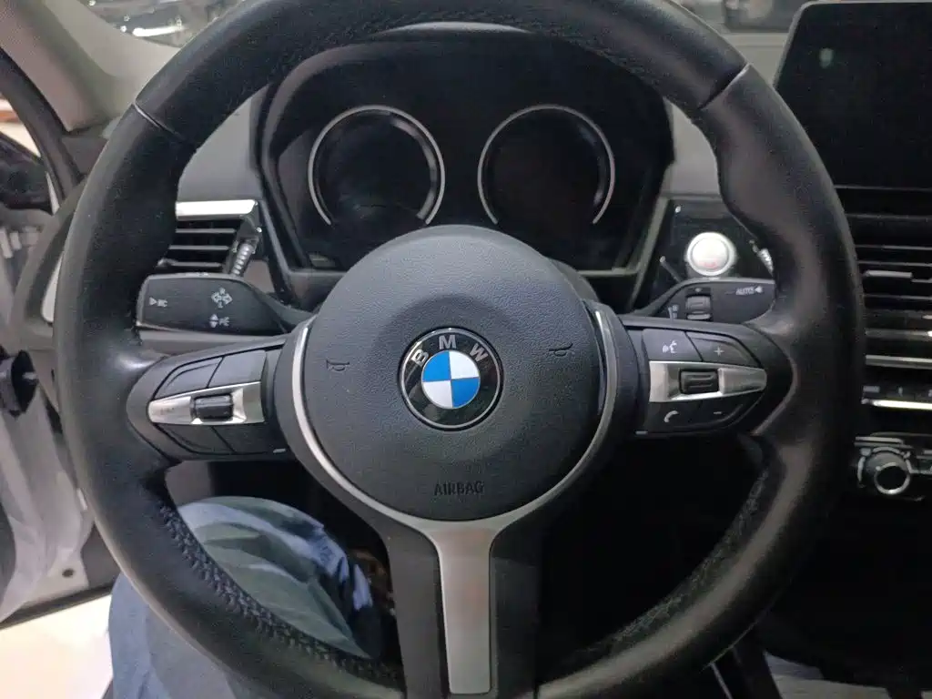 BMW 1 Series 2023 — фото 13