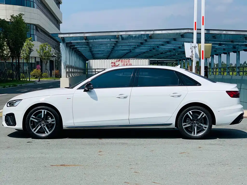 Audi A4L 2023