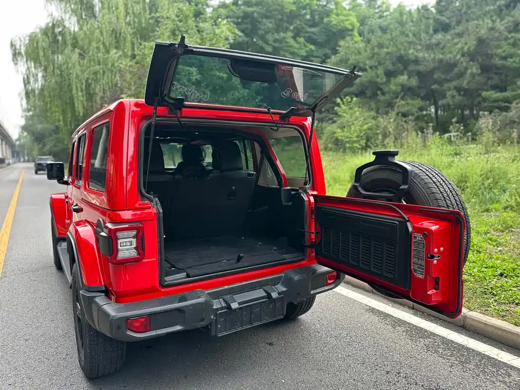 Jeep Wrangler 2022 — фото 17