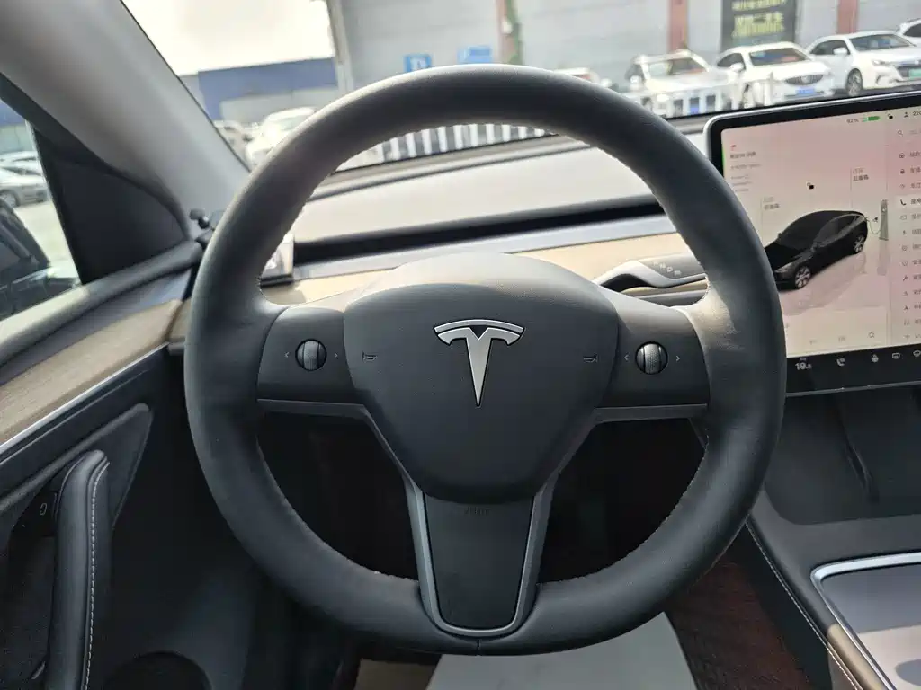 Tesla Model Y 2022 — фото 10