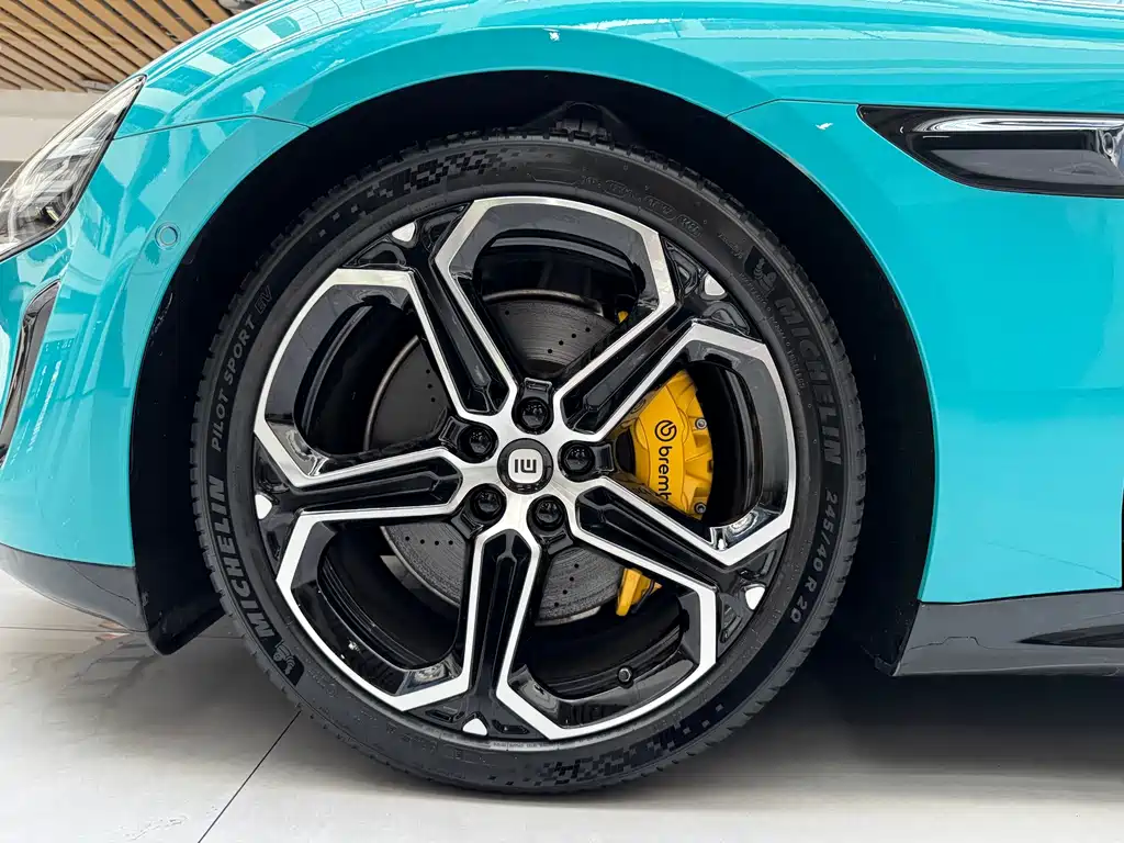 Xiaomi SU7 2025 — фото 10