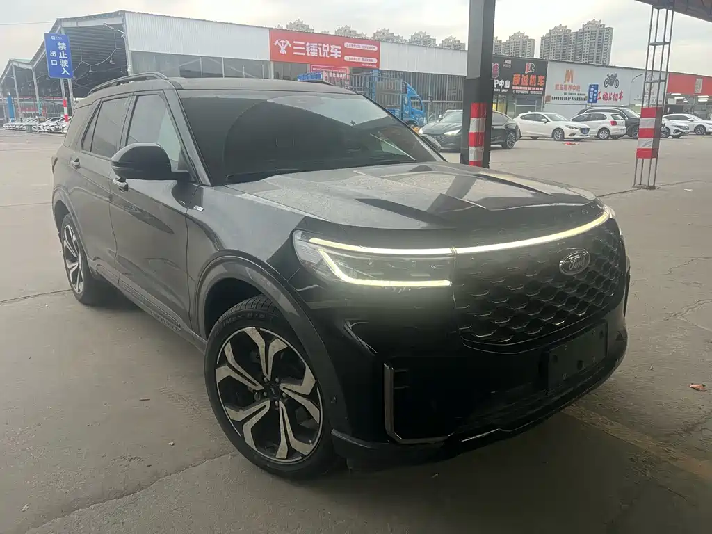 Ford Explorer 2023