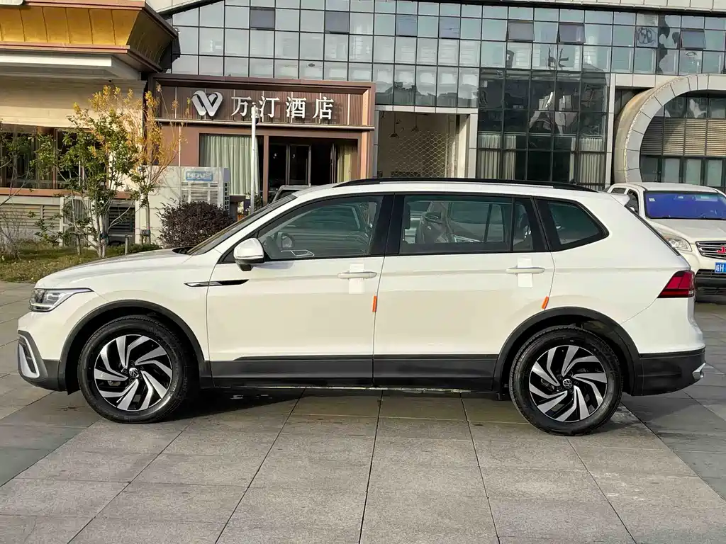 Volkswagen Tiguan L 2022 — фото 7