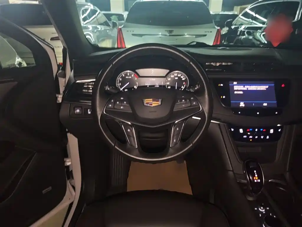 Cadillac XT5 2021 — фото 11