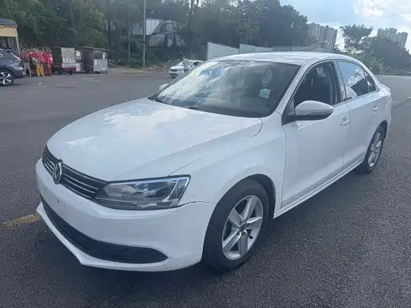 Volkswagen Sagitar 2013
