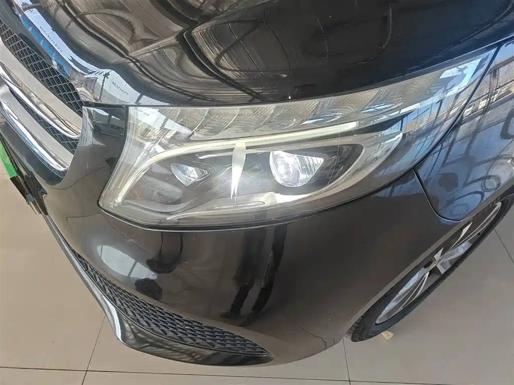 Mercedes-Benz V-Class 2021 — фото 15