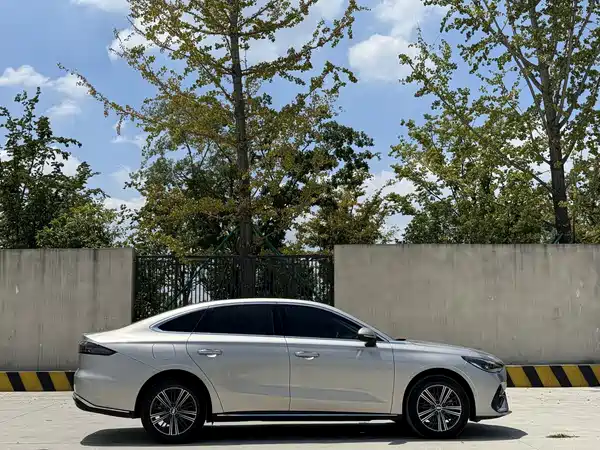 Geely Galaxy Star 6 2025