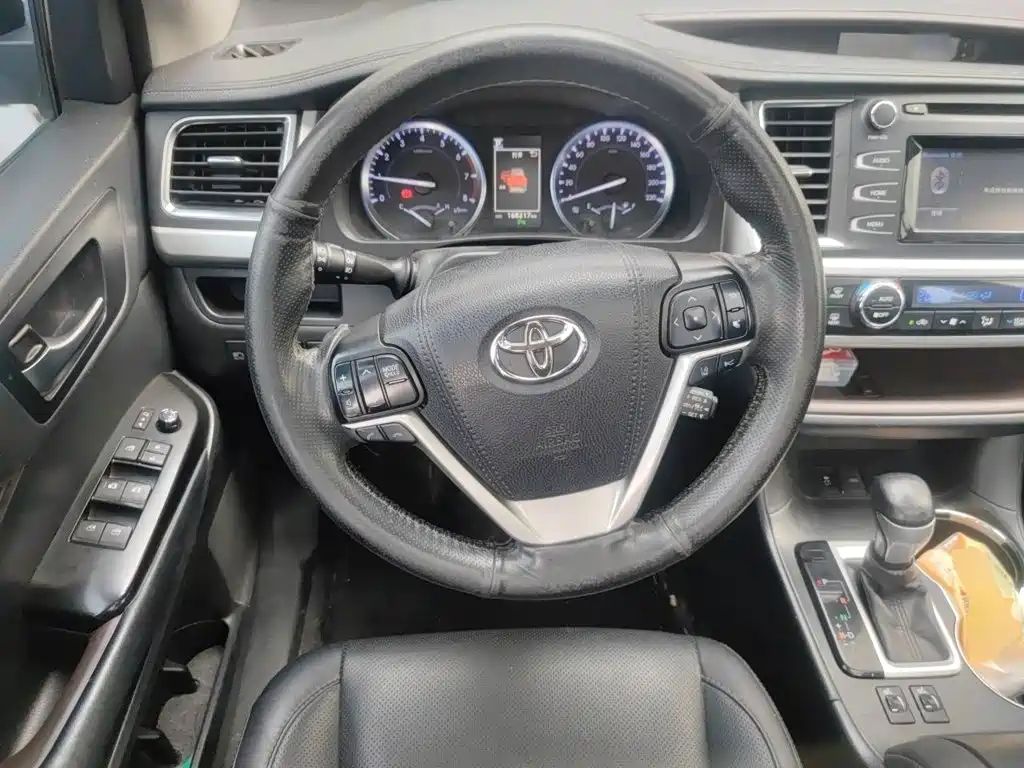Toyota Highlander 2019 — фото 11