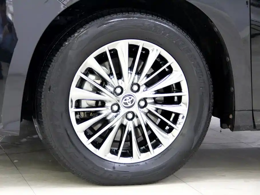 Toyota Alphard 2023 — фото 30