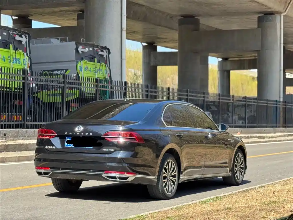 Volkswagen Phideon 2018 — фото 9