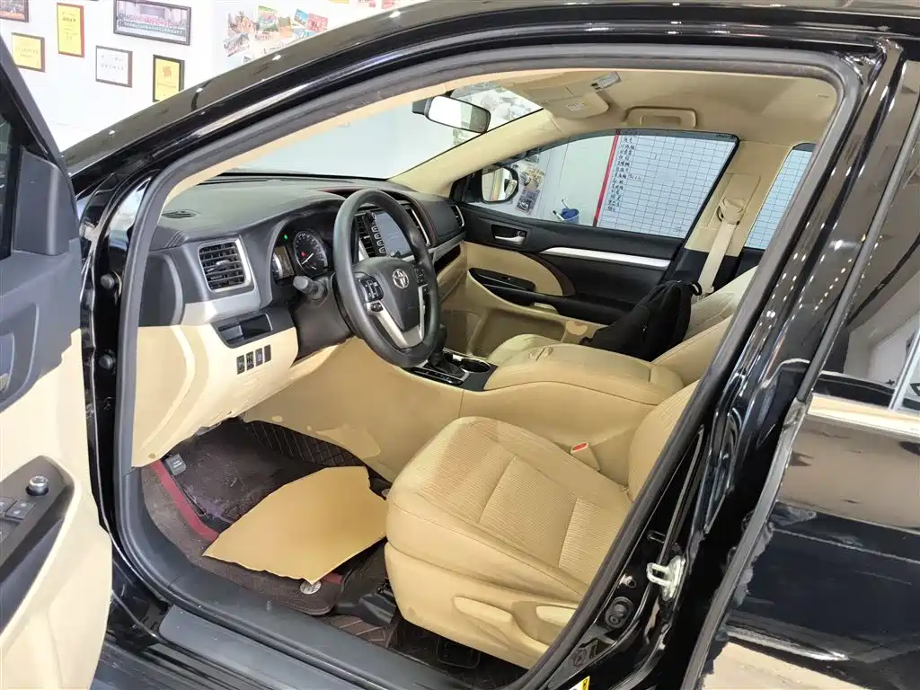 Toyota Highlander 2017 — фото 14