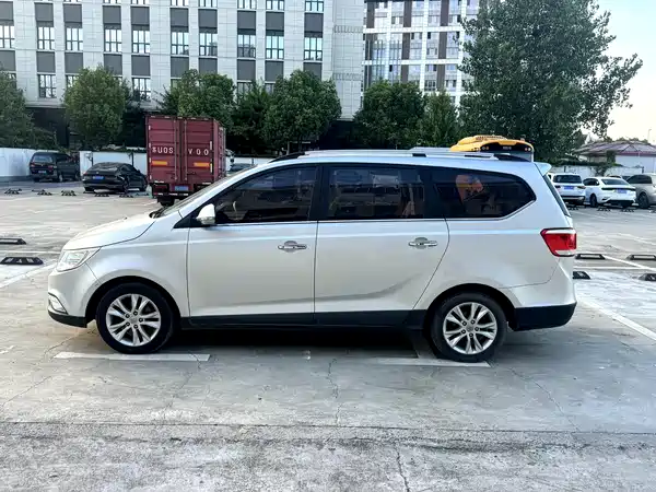 Baojun 730 2014