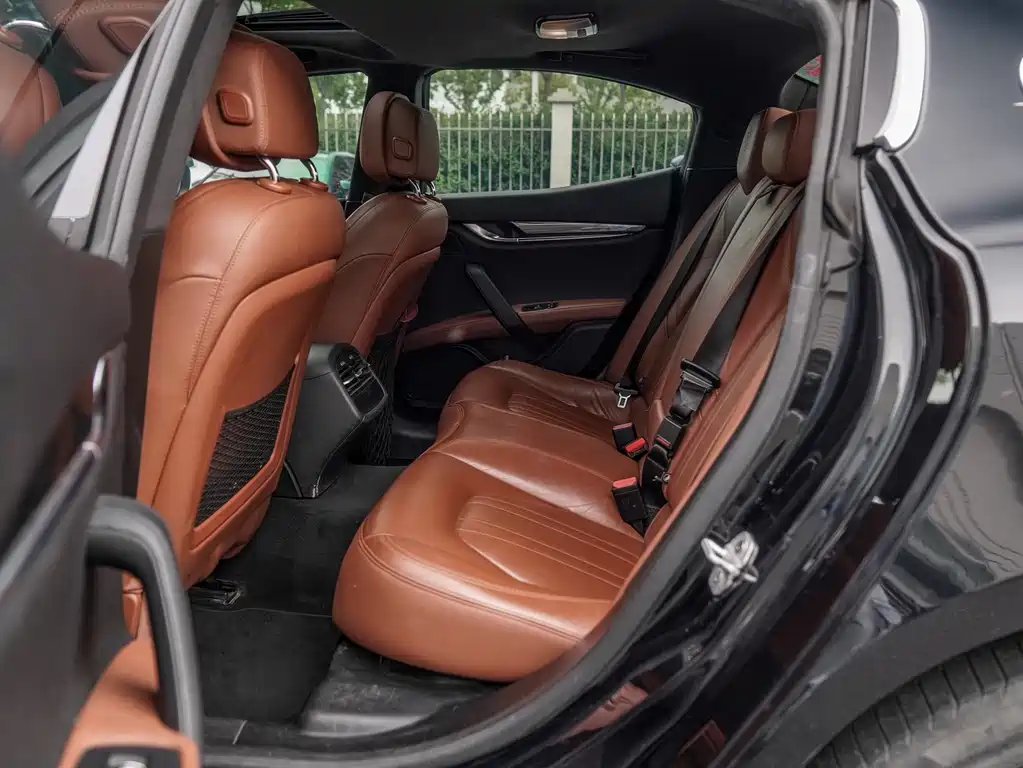 Maserati Ghibli 2021 — фото 14