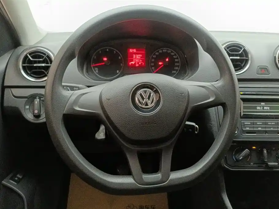 Volkswagen Jetta 2019 — фото 15