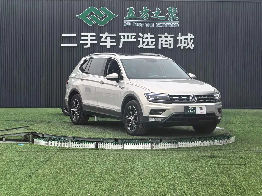 Volkswagen Tiguan L 2017 — фото 3