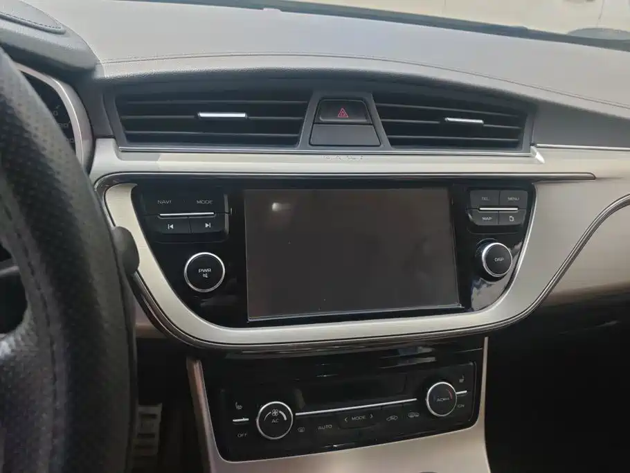 Geely Emgrand GL 2016 — фото 13