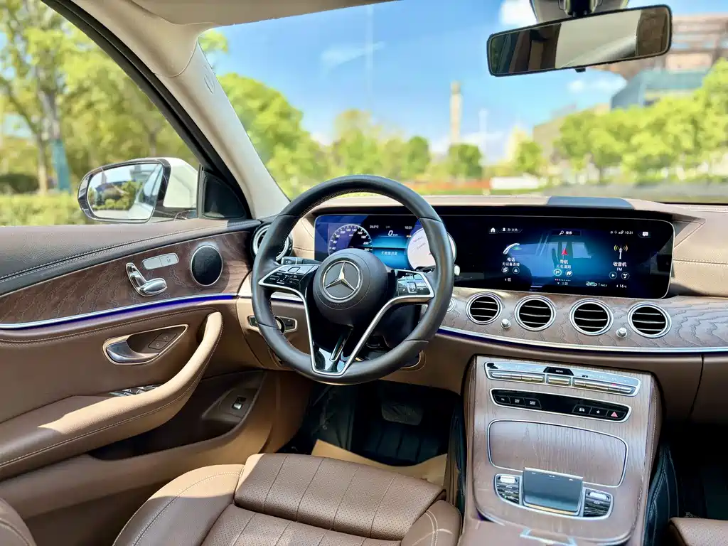 Mercedes-Benz E-Class 2023 — фото 19