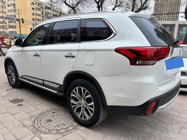 Mitsubishi Outlander 2017