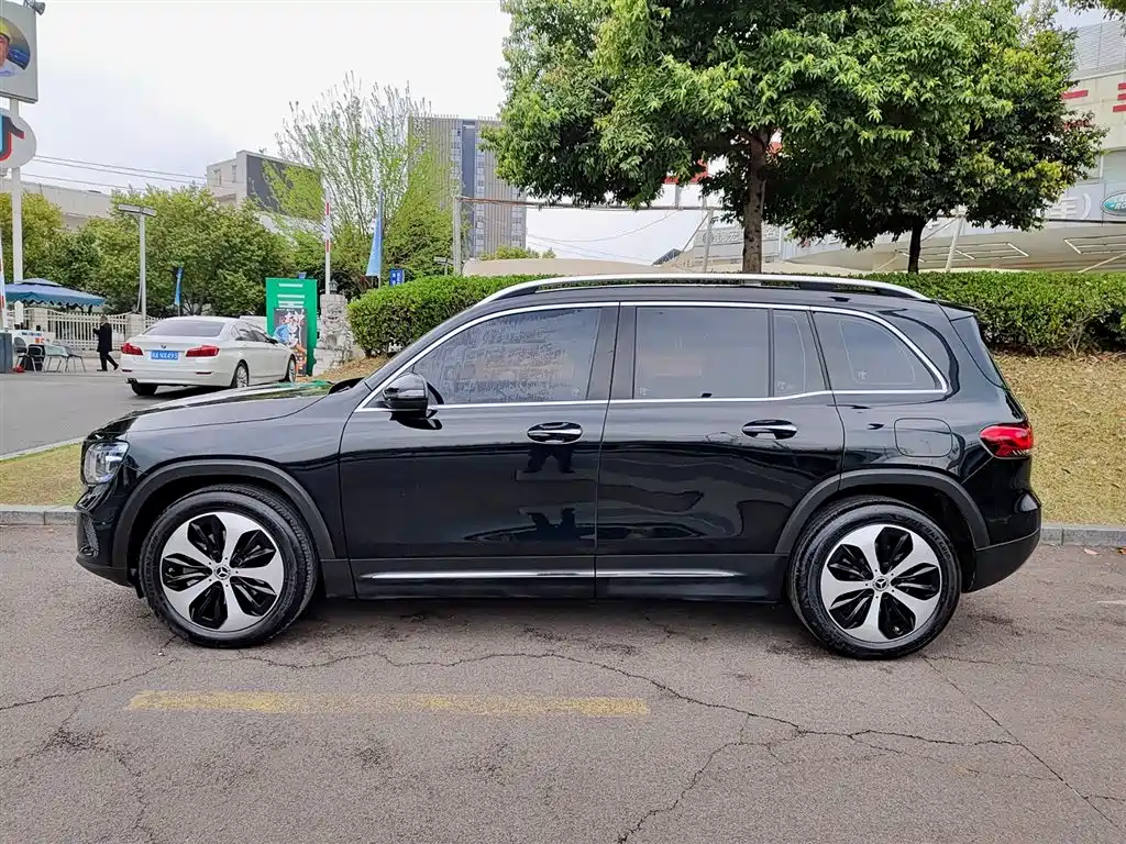 Mercedes-Benz GLB 2023 — фото 3