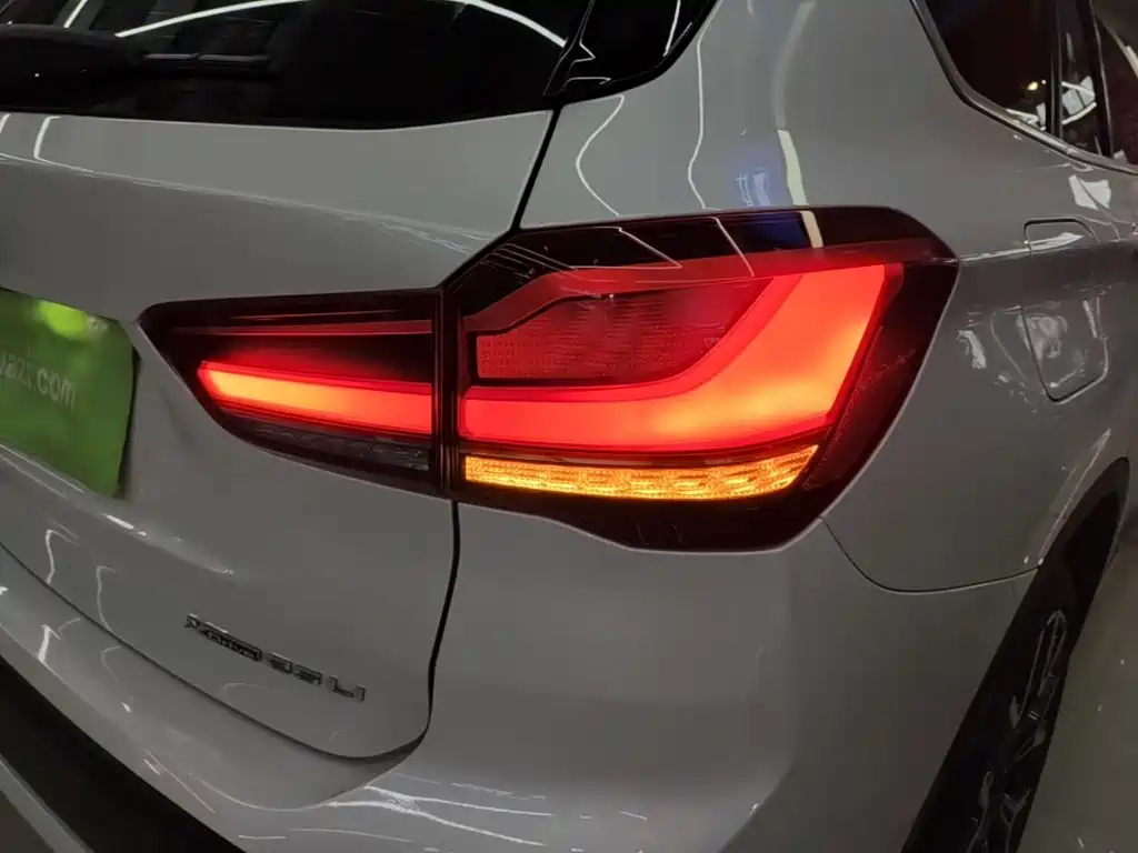 BMW X1 2022 — фото 8