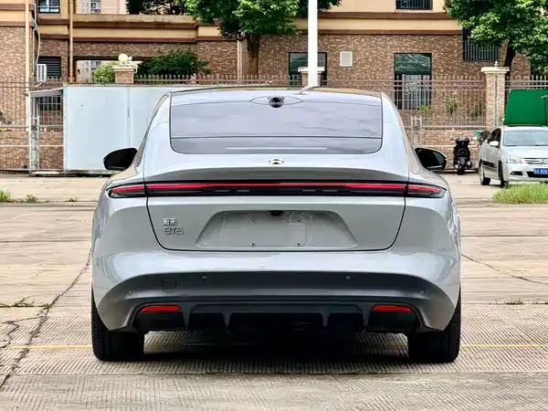 NIO ET5 2025