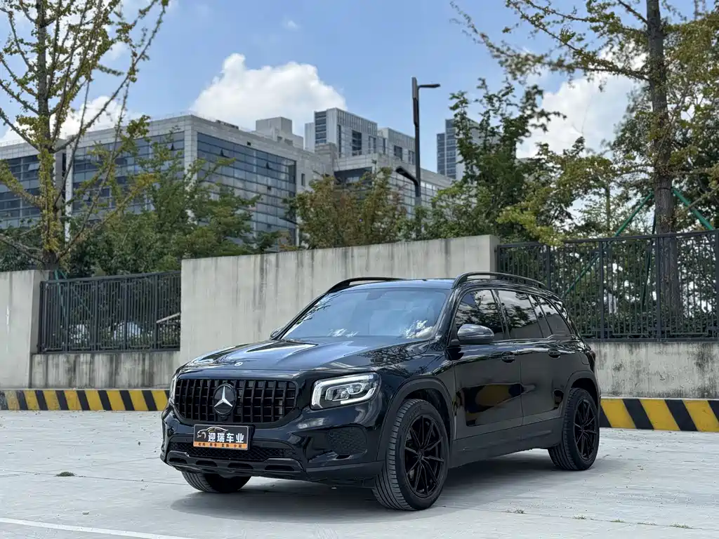 Mercedes-Benz GLB 2023