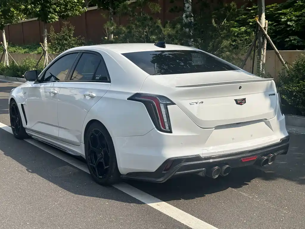 Cadillac CT4 2021 — фото 13