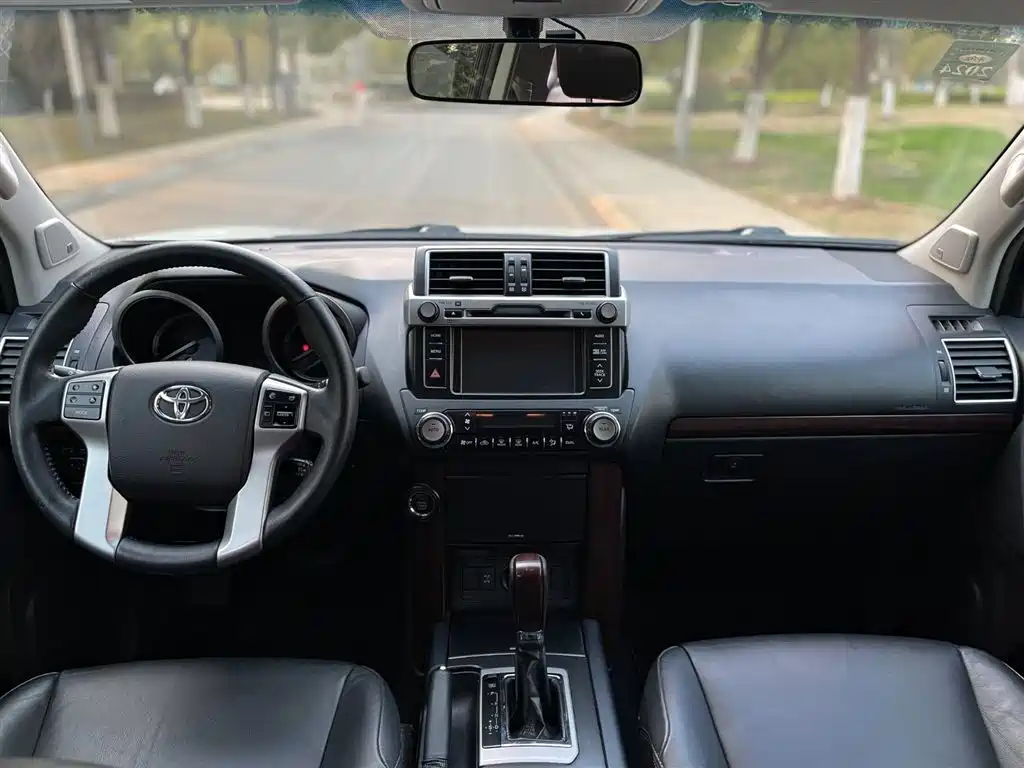 Toyota Prado 2016 — фото 11