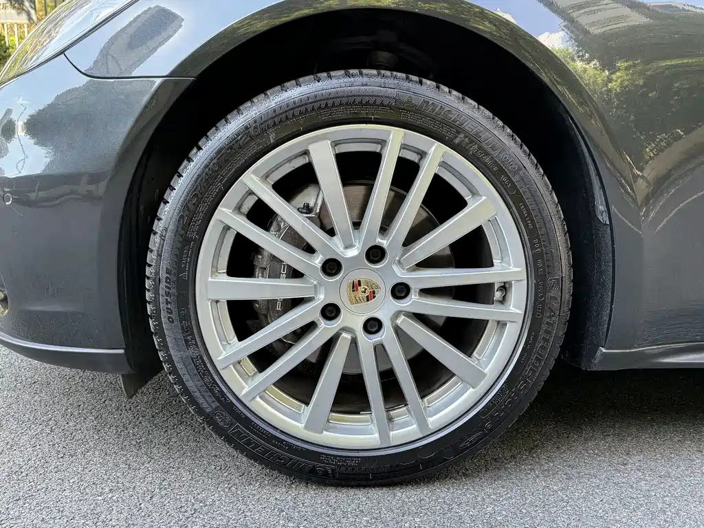 Porsche Panamera 2019 — фото 19