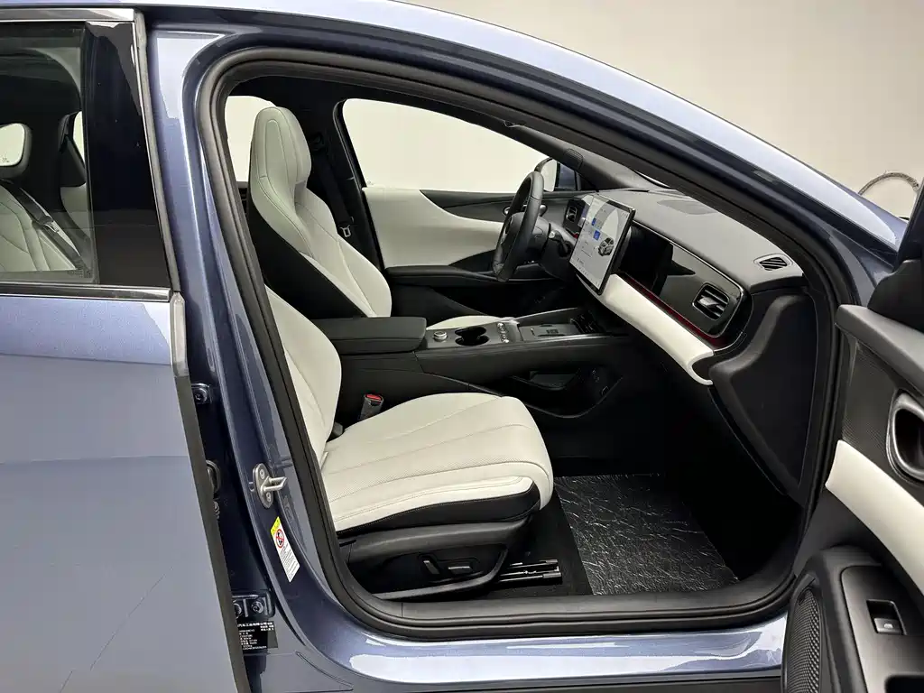 BYD Seal 06 2025 — фото 12
