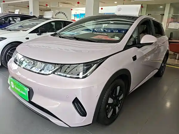 BYD Dolphin 2025
